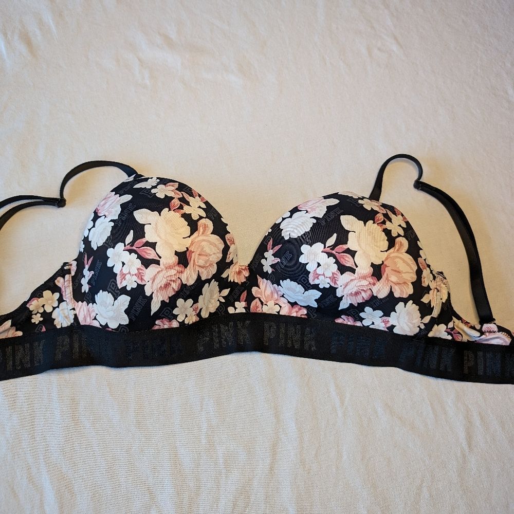 Victoria's Secret Floral Wear Everywhere Wireless Bra
